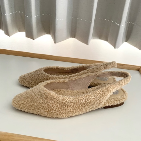 Like New/ VINCE CAMUTO Fluffy Pumps, Back Strap, size 5.5, Natural Beige color - Picture 4 of 8